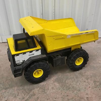 Two Metal Toy Dump Trucks Tonka, Remco