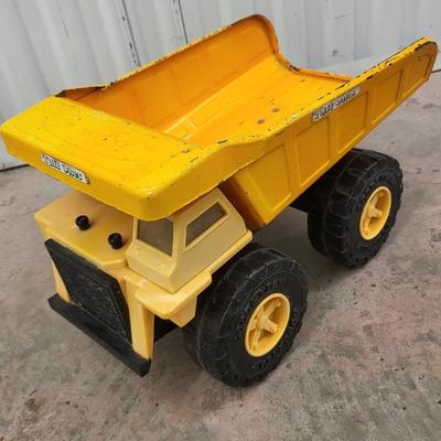 Two Metal Toy Dump Trucks Tonka, Remco