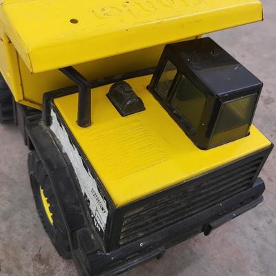 Two Metal Toy Dump Trucks Tonka, Remco