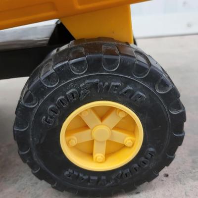 Two Metal Toy Dump Trucks Tonka, Remco