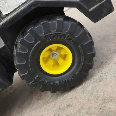 Two Metal Toy Dump Trucks Tonka, Remco