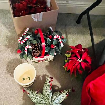 Christmas Table Deal~ Thomas Kincaid, Cracker Barrel & More