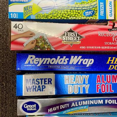 Kitchen Lot: Aluminum Foil, Ziplock Bags, Trash Bags