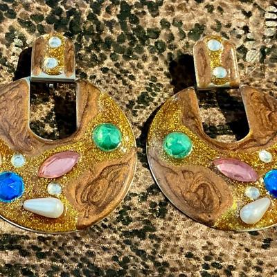 Clip on Earrings vintage, have gold swirls and colored stones