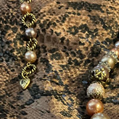 Necklace metalic beads
