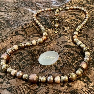 Necklace metalic beads