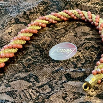 Choker pink beads and rope