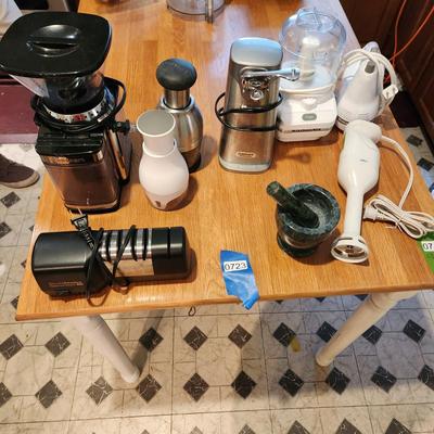 Lot Small Kitchen Appliances Knife Sharpener, Cuisinart Coffee Grinder Can Opener, Processor, BrAun