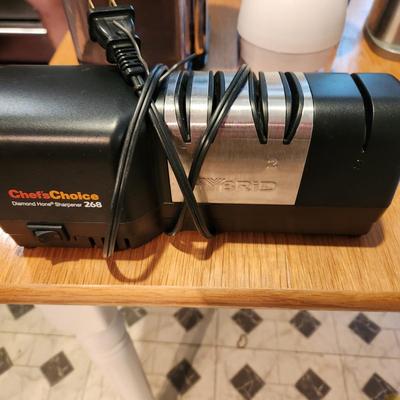 Lot Small Kitchen Appliances Knife Sharpener, Cuisinart Coffee Grinder Can Opener, Processor, BrAun