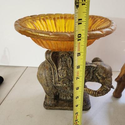 Lot of 2 Elephants Serving Bowl and Decor