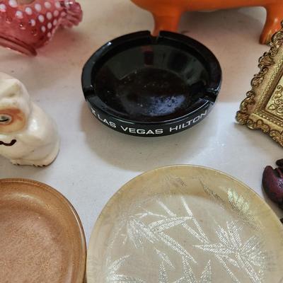 Mixed Collectable Lot Lamp Shade Piggy Bank Clock Glassware Las Vegas Fairies