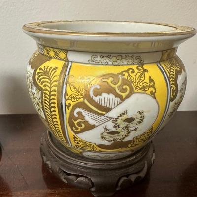 ORIENTAL VASES & MORE LOT