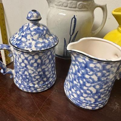 USA, MCCOY, SADLER POTTERY PITCHER LOT