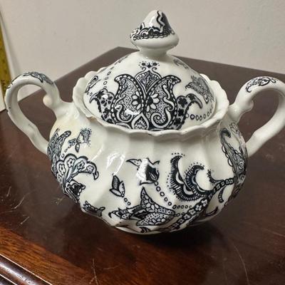 JOHNSON BROTHERS PAISLEY IRONSTONE DISH SET