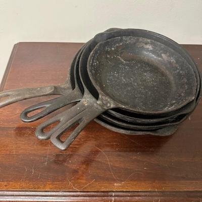 CAST IRON FRY PAN LOT