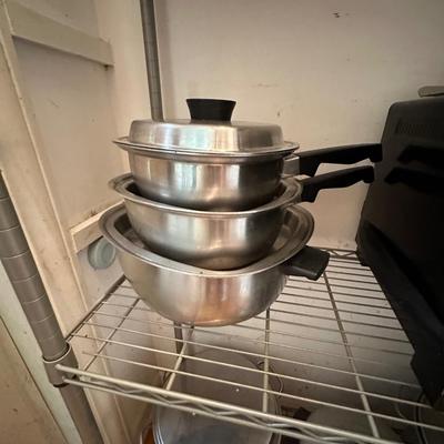 METAL SHELF WITH MISC POTS