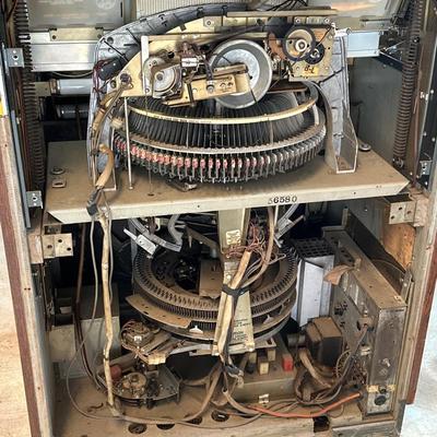 WURLITZER ~ Jutebox / Stereo Console ~ * Read Details
