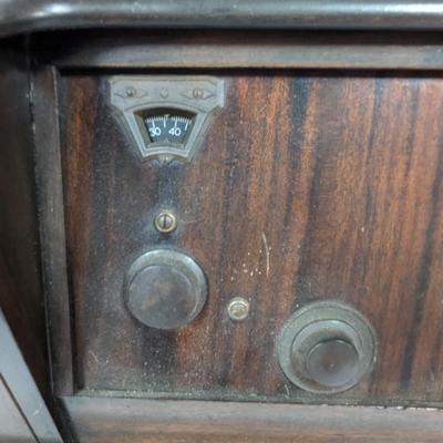 Vintage Crosley Tube Radio