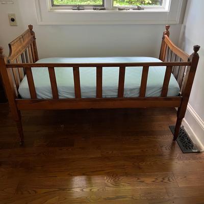 Wooden Child’s Bed (PB-MK)