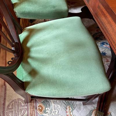 Mahogany Inlaid Crotched Mahogany Table ~ 10 Chairs & 4 Leaves ~ *Please Read Full Details