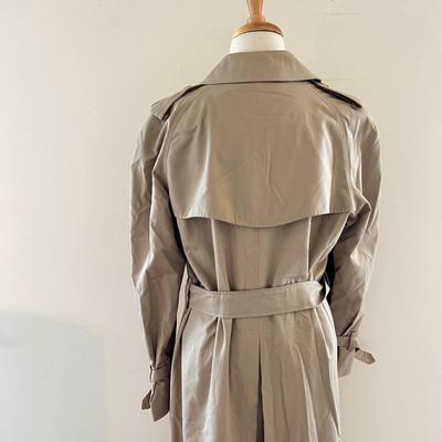 Vintage Women’s Burberrys Trench Coat