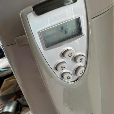 Seville Classics UltraSlimline Oscillating Tower Fan w Remote