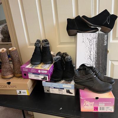 5 Pairs New in Box Women's Boots