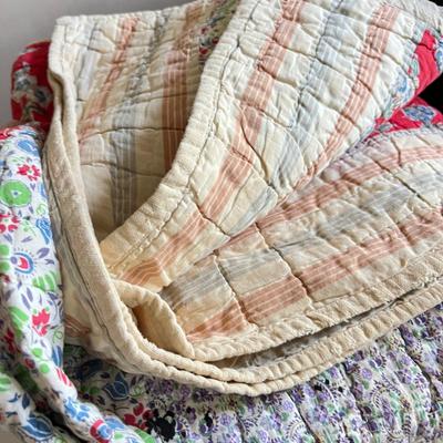 5 Antique Vintage Quilts