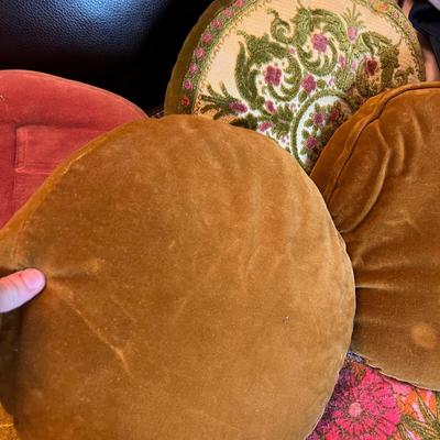 Vintage Graphic Mod Lot - Towels, Bedding, Pillows Inlc. Vera