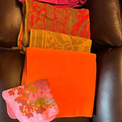 Vintage Graphic Mod Lot - Towels, Bedding, Pillows Inlc. Vera
