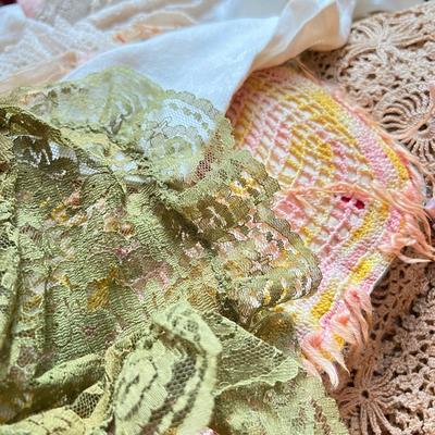 HUGE Lot Antique Vintage Linens - Tablecloths, Doilies, Placemats, & More!!!
