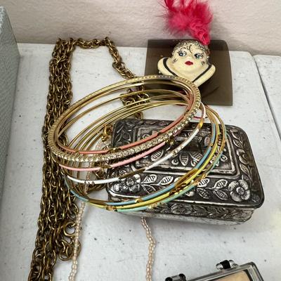 Vntg. Contemp. Jewelry Accessories Lot