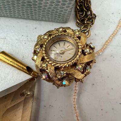 Vntg. Contemp. Jewelry Accessories Lot