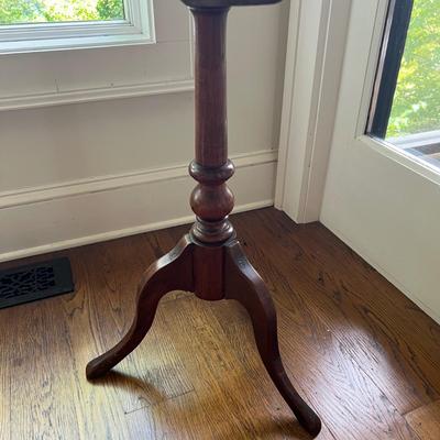 Round Side Table (LR-MK)