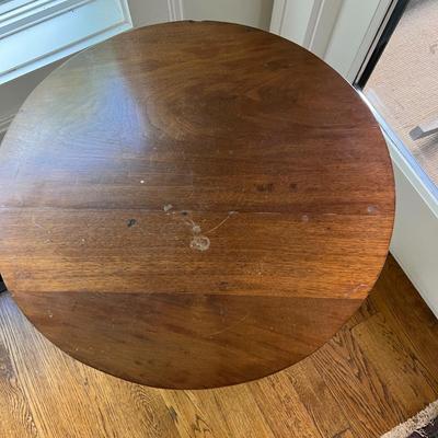 Round Side Table (LR-MK)