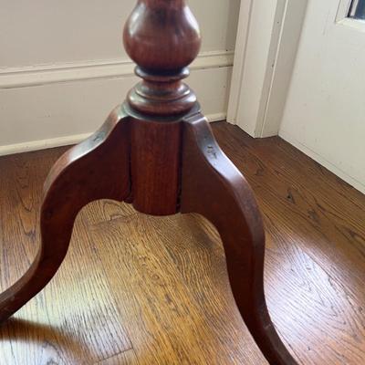 Round Side Table (LR-MK)