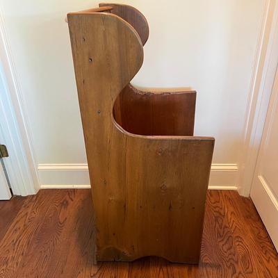 Settle Fireside Chair (LR-MK)