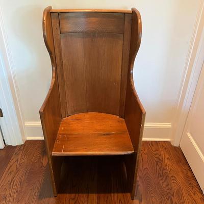 Settle Fireside Chair (LR-MK)