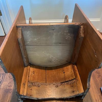 Settle Fireside Chair (LR-MK)