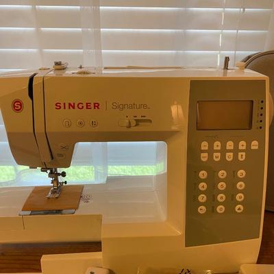 Singer portable sewing machine model 9340, BRAND NEW
