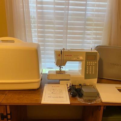 Singer portable sewing machine model 9340, BRAND NEW