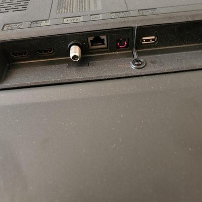 Samsung 43" Smart TV with new in the box Wall Mount