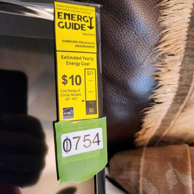 Samsung 43" Smart TV with new in the box Wall Mount