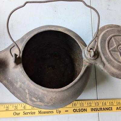 Vintage #8 Star Cast Iron Tea Pot Kettle with Swivel Lid