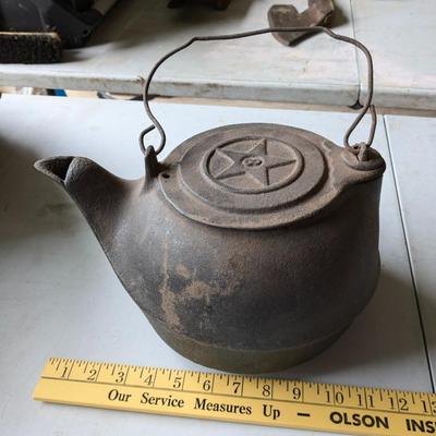 Vintage #8 Star Cast Iron Tea Pot Kettle with Swivel Lid
