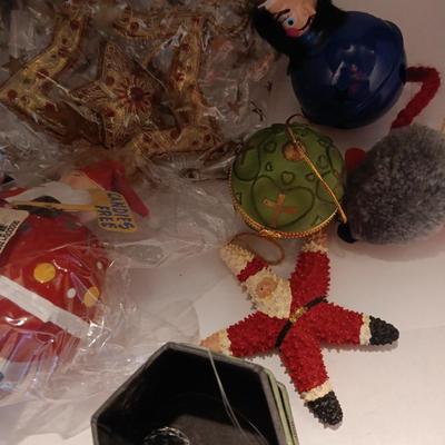 6 pc vintage and modern Christmas Tree Ornament Lot
