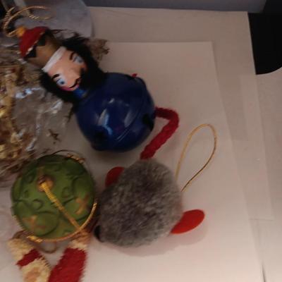 6 pc vintage and modern Christmas Tree Ornament Lot