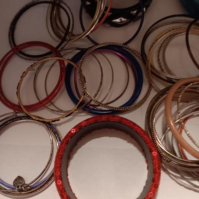 Lot of 30+ colorful Bangles