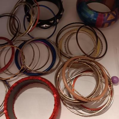 Lot of 30+ colorful Bangles