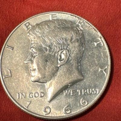 1966 P KENNEDY XVF HALF U S COIN 40% silver